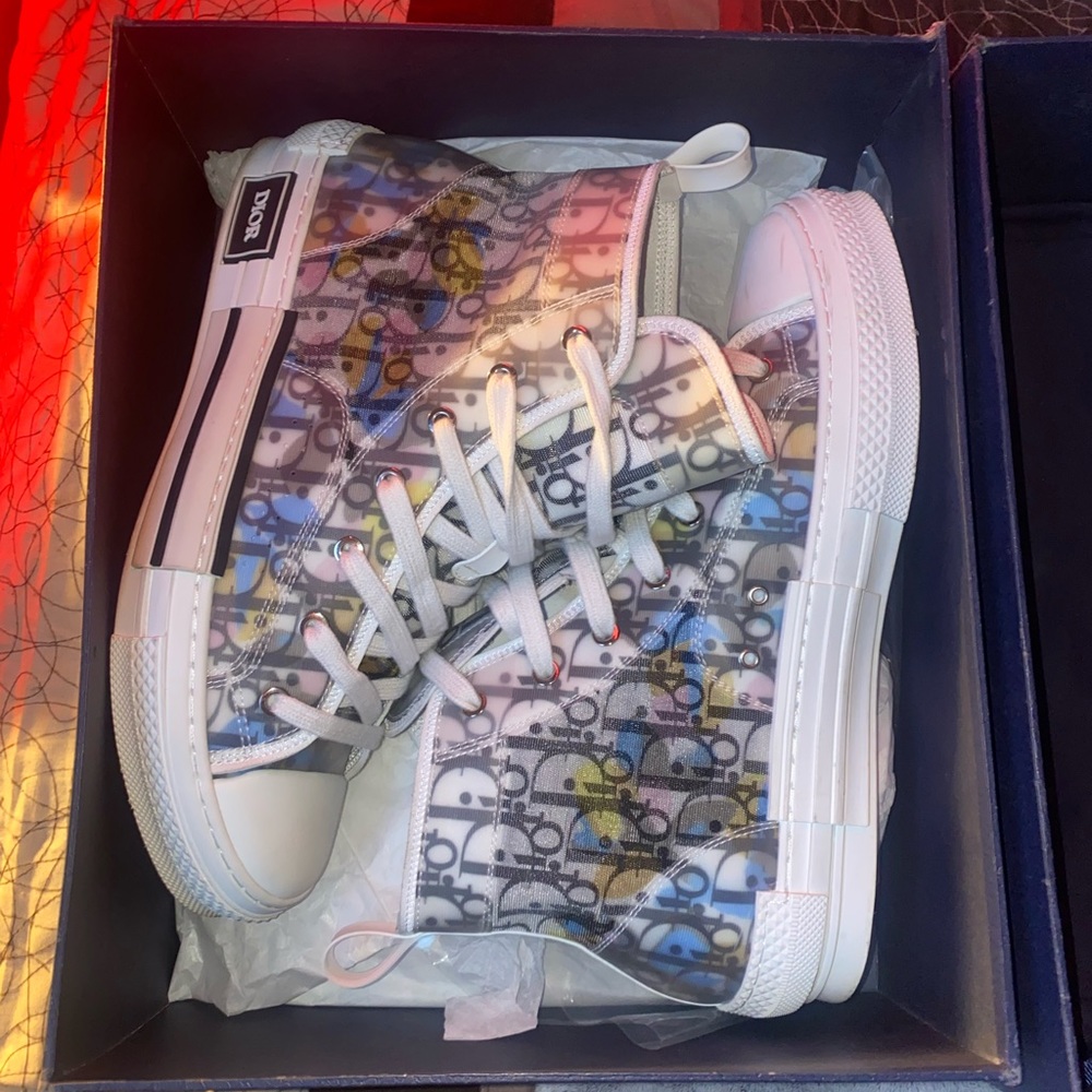 Only worn once I need to get them off my hands - Picture 2 of 3